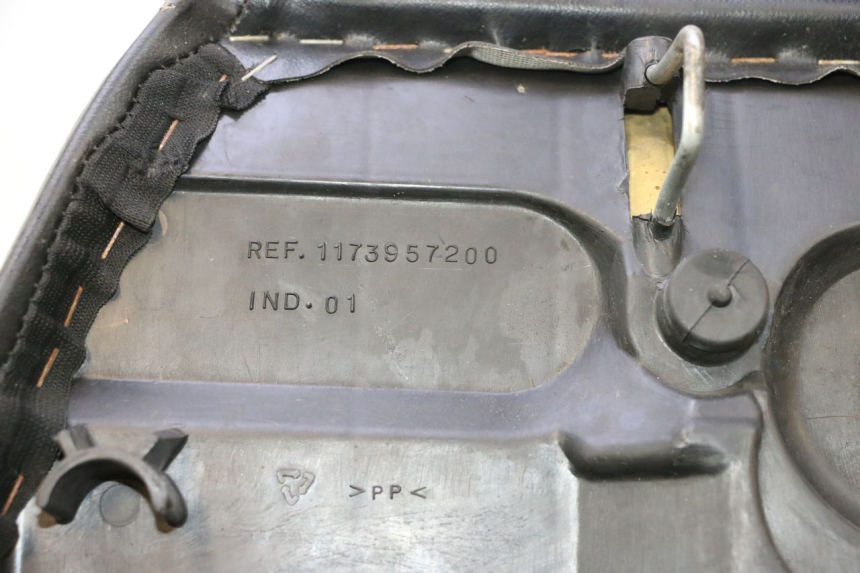 photo de ASIENTO PEUGEOT VIVACITY 50 (2004 - 2009) - Detalle de la pieza