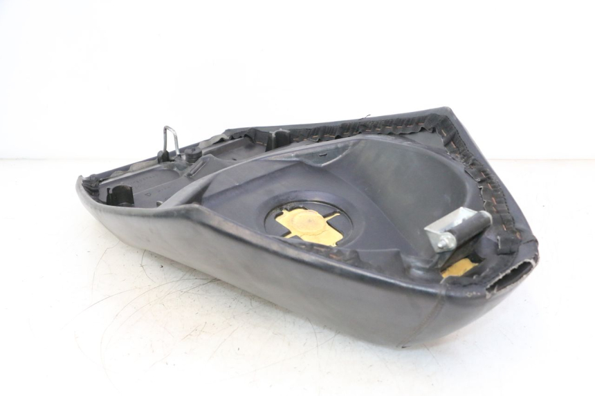 photo de ASIENTO PEUGEOT VIVACITY 50 (2004 - 2009) - Detalles de los puntos de fijación