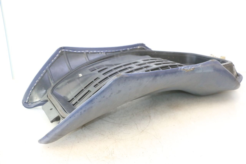 photo de ASIENTO YAMAHA WAVE RUNNER GP R 1200 (2000 - 2003) - Detalle de la pieza