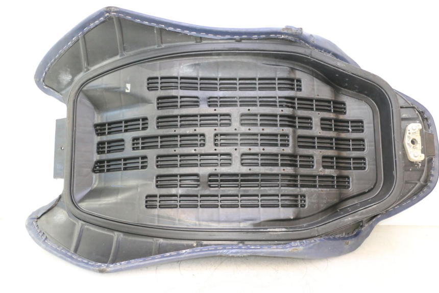 photo de ASIENTO YAMAHA WAVE RUNNER GP R 1200 (2000 - 2003) - Detalle de la pieza