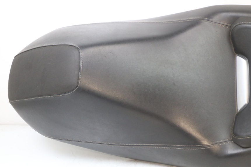 photo de ASIENTO YAMAHA XMAX X-MAX ABS 125 (2017 - 2020) - Detalle de la pieza