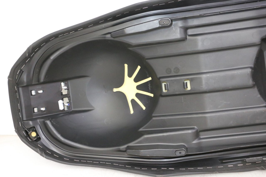 photo de ASIENTO YAMAHA XMAX X-MAX 125 (2021 - 2025) - Otra vista del artículo