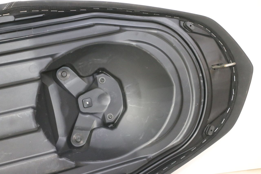 photo de ASIENTO YAMAHA XMAX X-MAX 125 (2021 - 2025) - Características distintivas