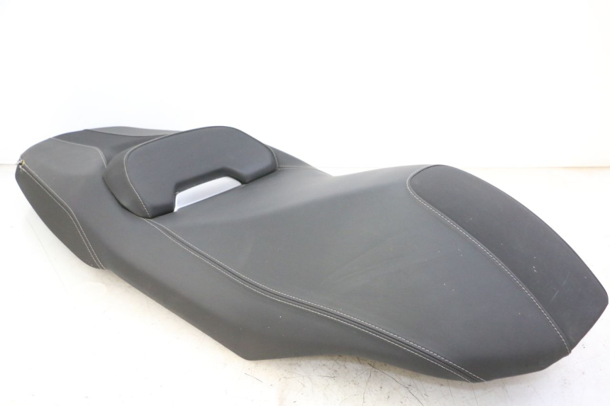photo de ASIENTO YAMAHA XMAX X-MAX 125 (2021 - 2025) - Detalles de los puntos de fijación