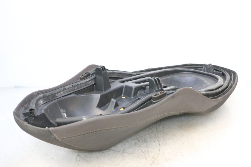 photo de ASIENTO YAMAHA X-MAX XMAX 125 (2010 - 2013) - Detalles de los puntos de fijación