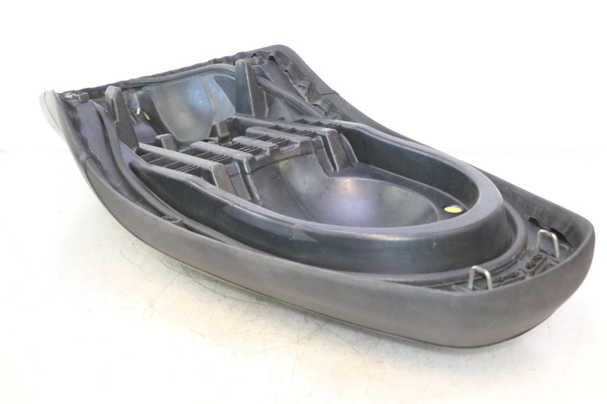 photo de ASIENTO YAMAHA XMAX X-MAX 125 (2006 - 2009) - Primer plano técnico