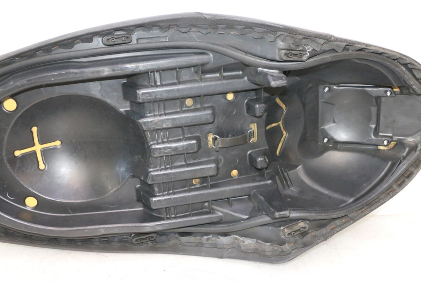 photo de ASIENTO YAMAHA XMAX X-MAX 125 (2006 - 2009) - Estado de la superficie y material
