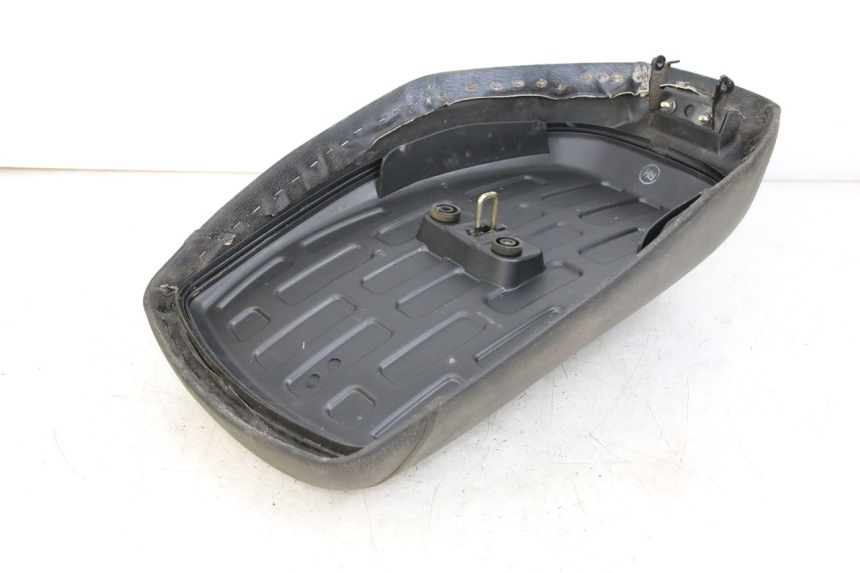 photo de ASIENTO SYM X-PRO 4T 50 (2014 - 2021) - Detalles de los puntos de fijación