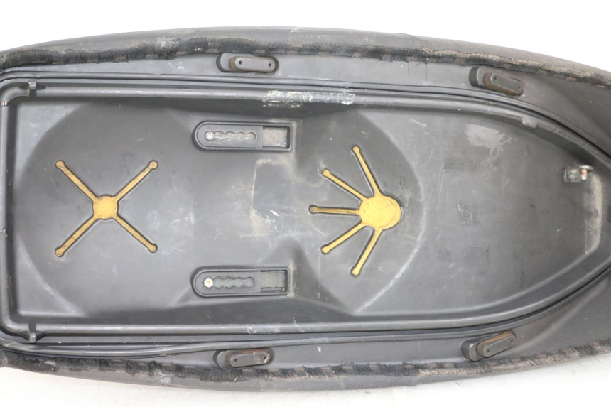 photo de ASIENTO PIAGGIO X9 125 (2000 - 2003) - Zoom sobre los componentes