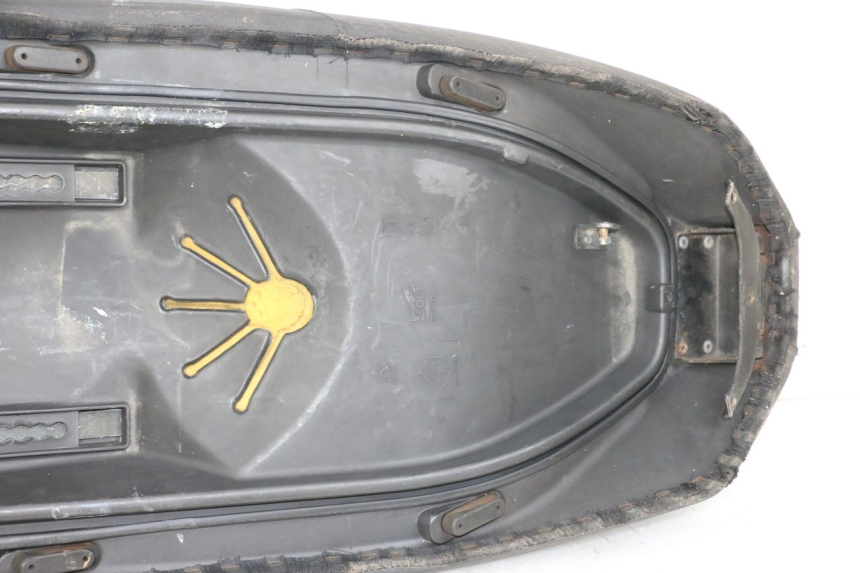 photo de ASIENTO PIAGGIO X9 125 (2000 - 2003) - Primer plano de alta resolución