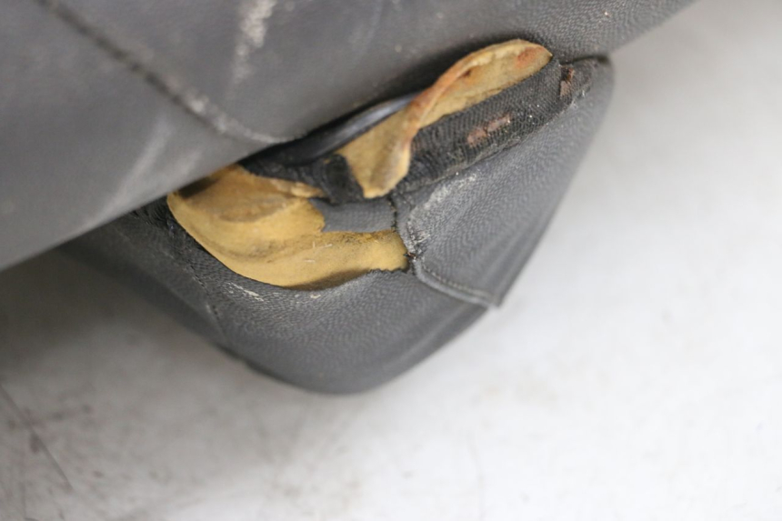 photo de ASIENTO PIAGGIO X9 125 (2000 - 2003) - Detalles de los puntos de fijación