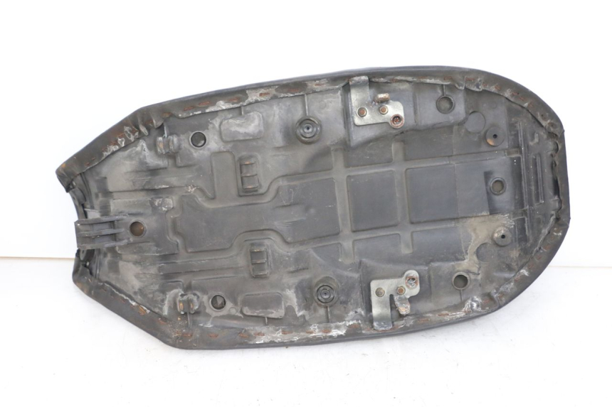 photo de ASIENTO YAMAHA XJ F 900 (1983 - 1994) - Detalles de los puntos de fijación