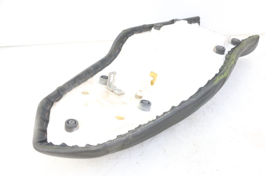 photo de ASIENTO YAMAHA XJ6 ABS 600 (2008 - 2016) - Primer plano técnico