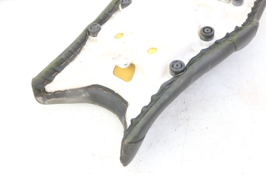 photo de ASIENTO YAMAHA XJ6 ABS 600 (2008 - 2016) - Detalles de los puntos de fijación