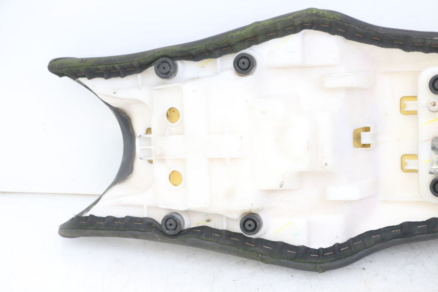 photo de ASIENTO YAMAHA XJ6 ABS 600 (2008 - 2016) - Estado de la superficie y material