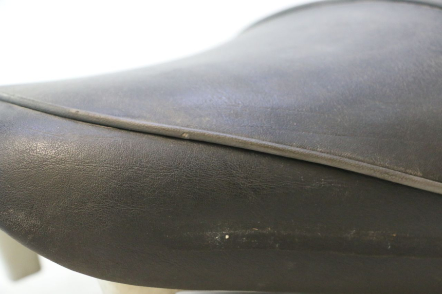 photo de ASIENTO YAMAHA XJR 1300 (1998 - 2002) - Primer plano técnico