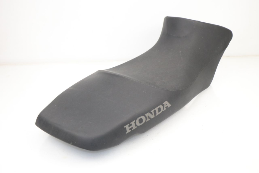 photo de ASIENTO HONDA XLV VARADERO 125 (2000 - 2006) - Características distintivas