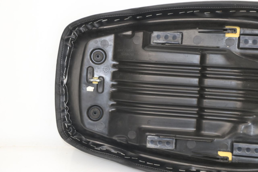 photo de ASIENTO HONDA XLV VARADERO 125 (2000 - 2006) - Primer plano técnico