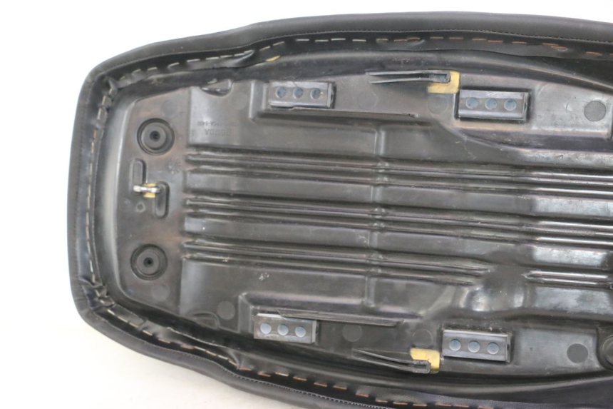 photo de ASIENTO HONDA XLV VARADERO 125 (2007 - 2012) - Estado de la superficie y material