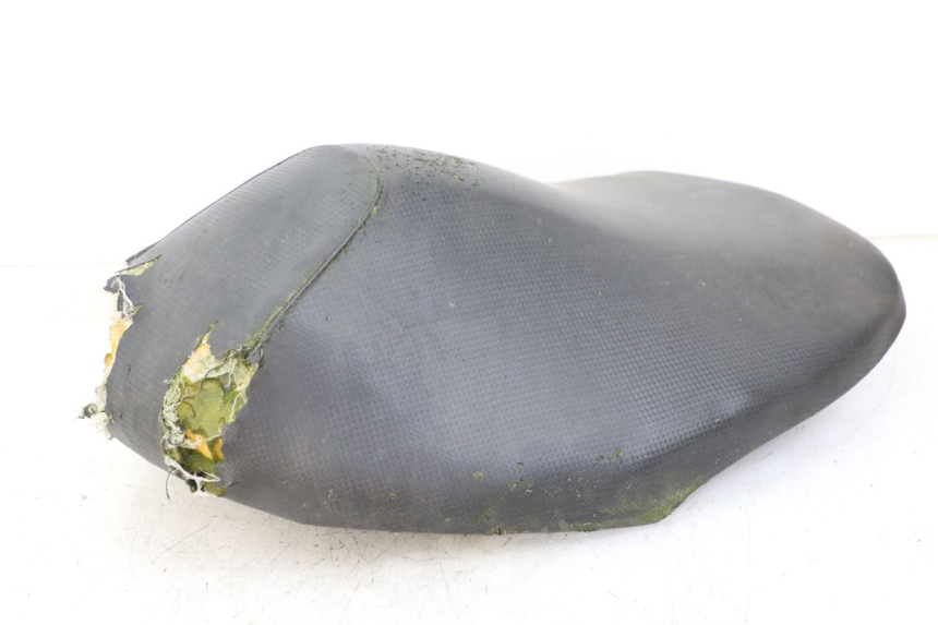 photo de ASIENTO YAMAHA AEROX 50 (1997 - 2006) - Primer plano de alta resolución