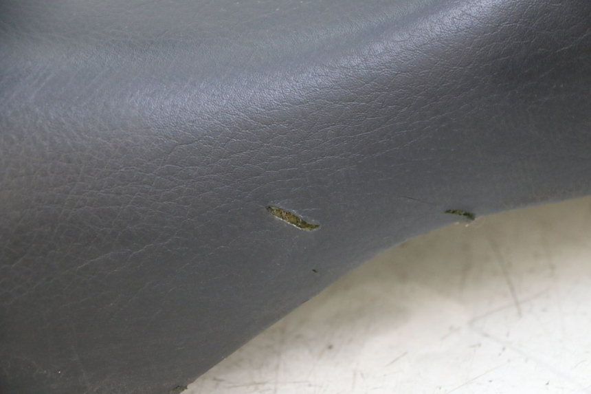 photo de ASIENTO YAMAHA FZS FAZER 600 (2001 - 2003) - Primer plano de alta resolución