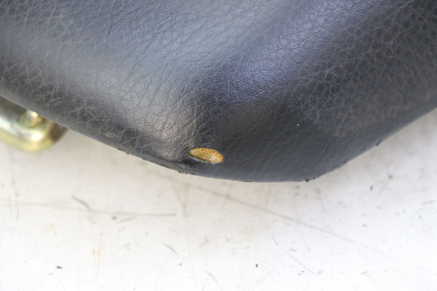 photo de ASIENTO YAMAHA FZS FAZER 600 (2001 - 2003) - Enfoque en la estructura