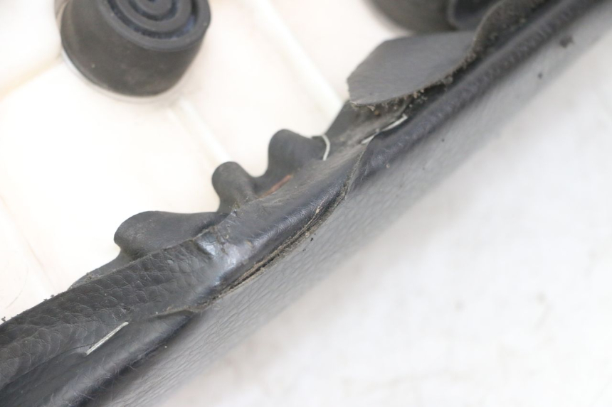 photo de ASIENTO YAMAHA FZS FAZER 600 (2001 - 2003) - Detalle de la pieza