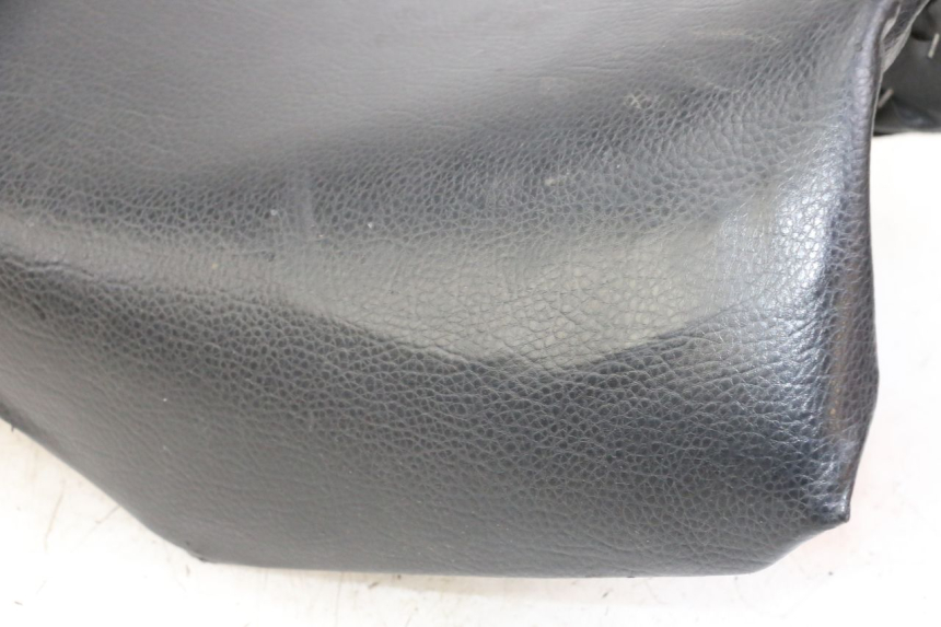 photo de ASIENTO YAMAHA FZS FAZER 600 (2001 - 2003) - Enfoque en la estructura