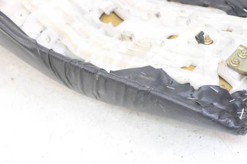 photo de ASIENTO YAMAHA FZS FAZER 600 (2001 - 2003) - Detalles de los puntos de fijación