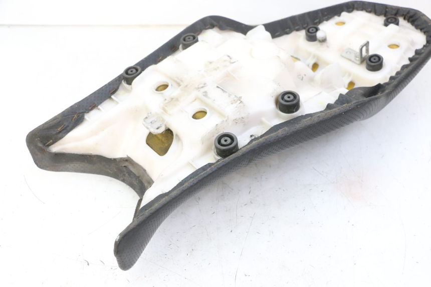 photo de ASIENTO YAMAHA XJ6 600 (2008 - 2016) - Detalles de los puntos de fijación