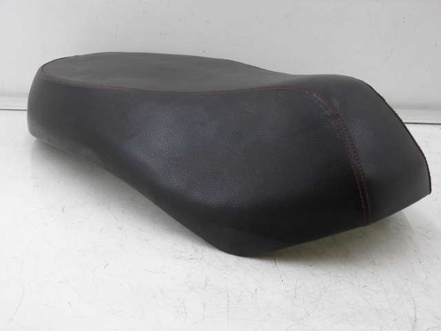 photo de ASIENTO YAMASAKI YM50QT-N3 RETRO 50 (2012 - 2014) - Detalles de los puntos de fijación