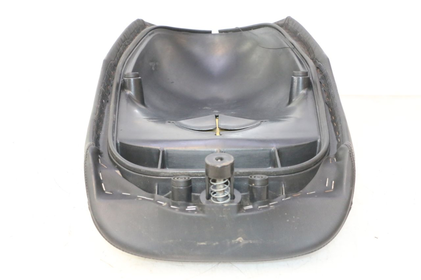 photo de ASIENTO YAMAHA YP MAJESTY 125 (2007 - 2010) - Enfoque en la estructura