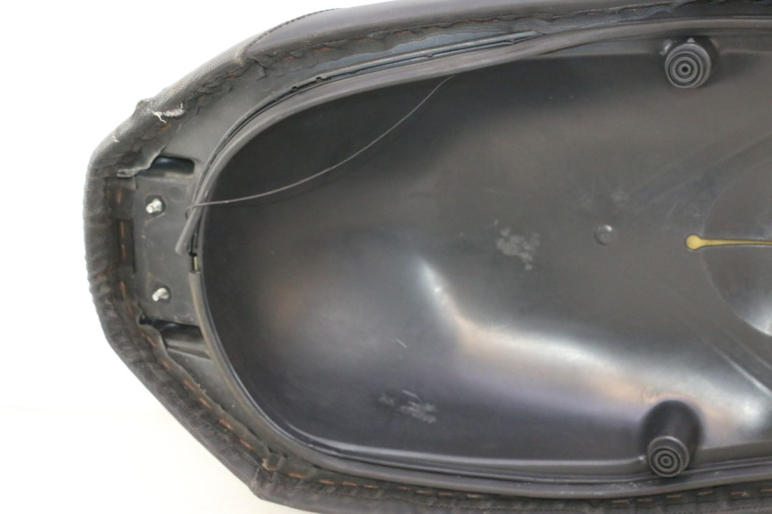 photo de ASIENTO YAMAHA YP MAJESTY 125 (2007 - 2010) - Detalle de la pieza