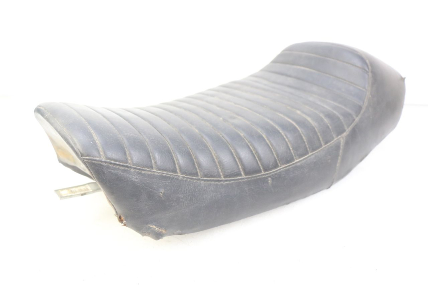 photo de ASIENTO KAWASAKI ZEPHYR 1100 ( - 1995) - Detalles de los puntos de fijación