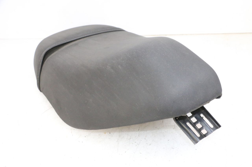 photo de ASIENTO PIAGGIO ZIP 2T 50 (2009 - 2019) - Detalles de los puntos de fijación