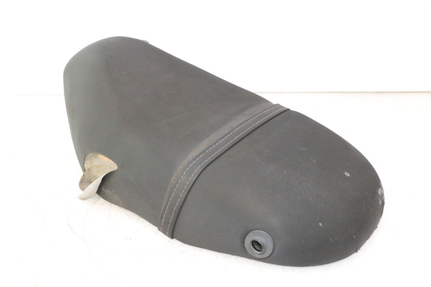 photo de ASIENTO PIAGGIO ZIP 2T 50 (2009 - 2019) - Enfoque en la estructura