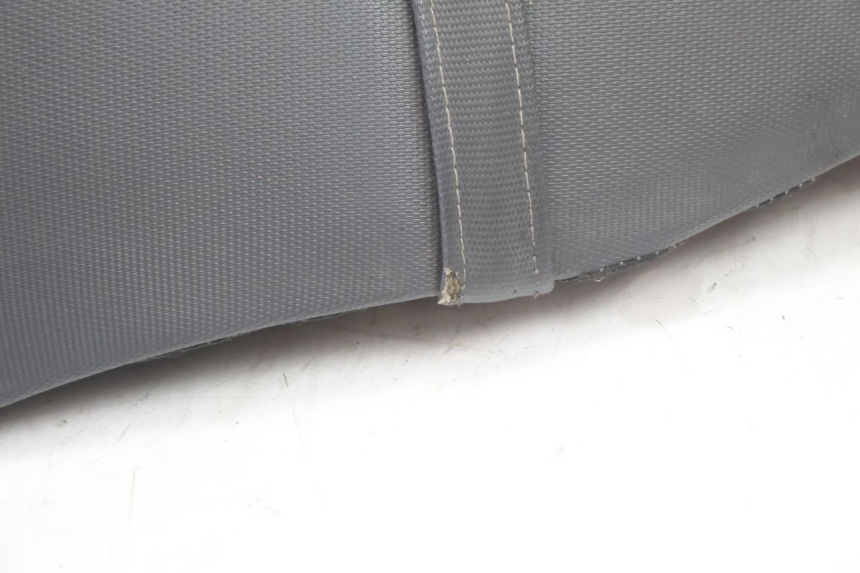 photo de ASIENTO PIAGGIO ZIP 4T 50 (2006 - 2017) - Detalles de los puntos de fijación