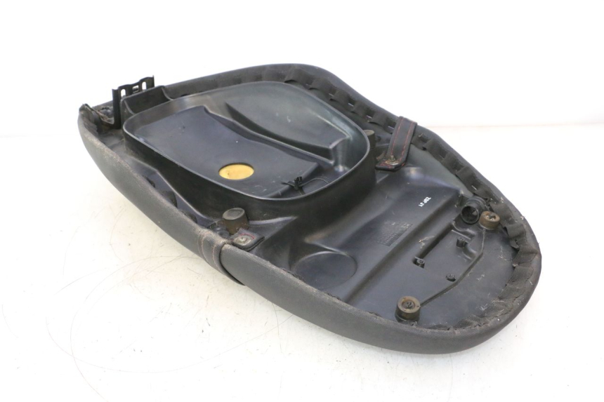 photo de ASIENTO PIAGGIO ZIP IGET 4T 50 (2021 - 2023) - Primer plano técnico