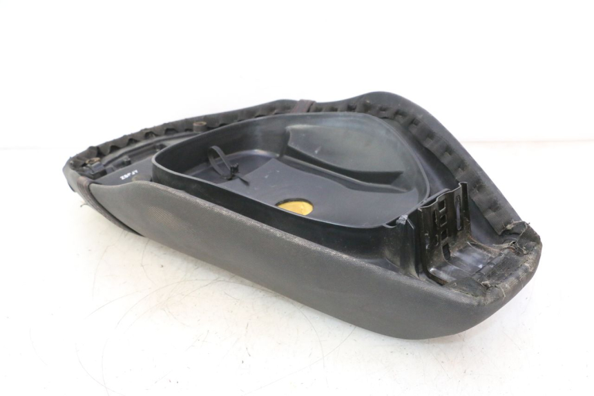 photo de ASIENTO PIAGGIO ZIP IGET 4T 50 (2021 - 2023) - Detalles de los puntos de fijación