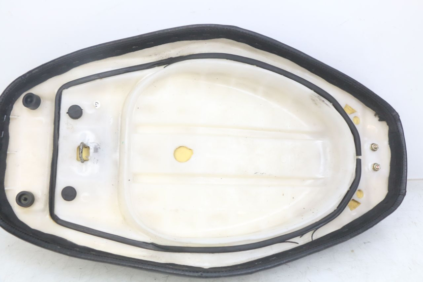 photo de ASIENTO UNIVERSAL BIKE ZN50QT-11B 50 (2018 - 2021) - Estado de la superficie y material