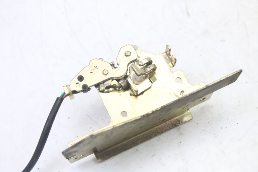 photo de CERRADURA DEL ASIENTO KYMCO DINK STREET 125 (2009 - 2014) - Detalle de la pieza