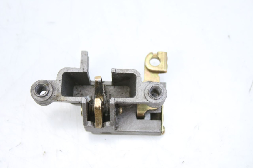 photo de CERRADURA DEL ASIENTO JM MOTORS EVOLIS 4T 50 (2018 - 2022) - Detalle de la pieza