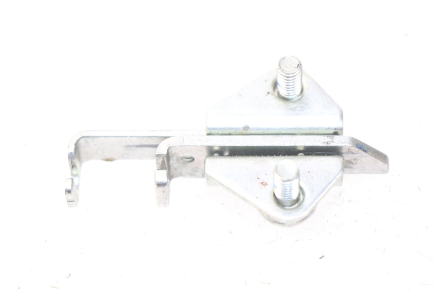 photo de CIERRE ASIENTO HOOK YAMAHA FZ8 800 (2010 - 2016) - Detalle de la pieza