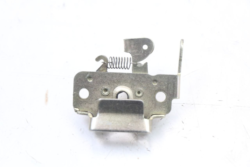 photo de CIERRE ASIENTO HOOK KYMCO X-TOWN XTOWN 125 (2016 - 2021) - Zoom estado de uso