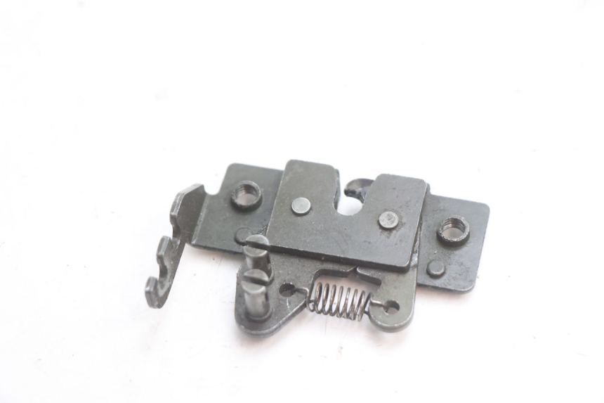 photo de CERRADURA DEL ASIENTO PIAGGIO MP3 LT 300 (2010 - 2016) - Detalle de la pieza