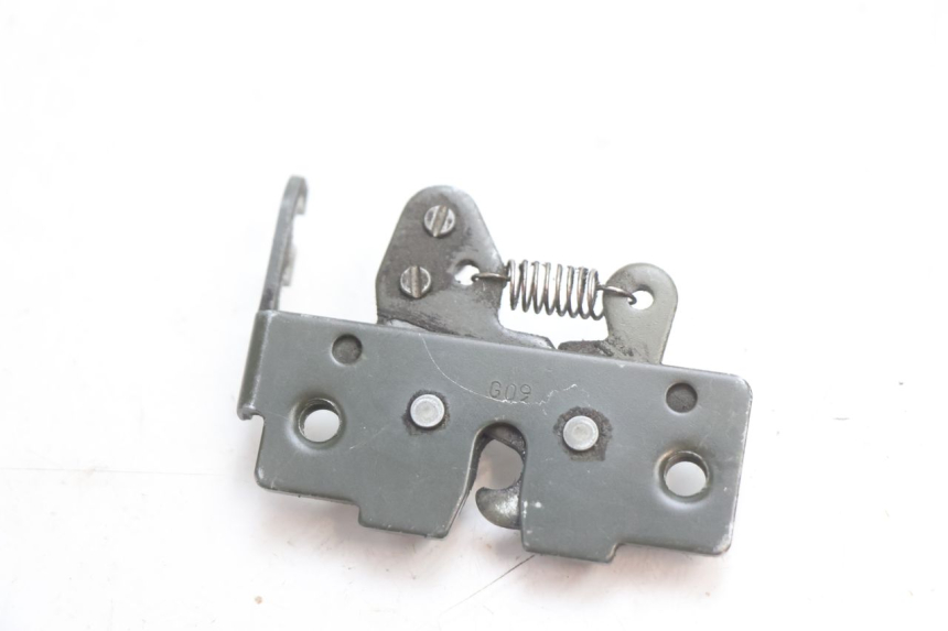 photo de CERRADURA DEL ASIENTO PIAGGIO MP3 LT 300 (2010 - 2016) - Zoom estado de uso