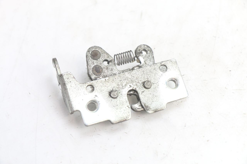 photo de CERRADURA DEL ASIENTO PIAGGIO MP3 125 (2006 - 2014) - Zoom estado de uso