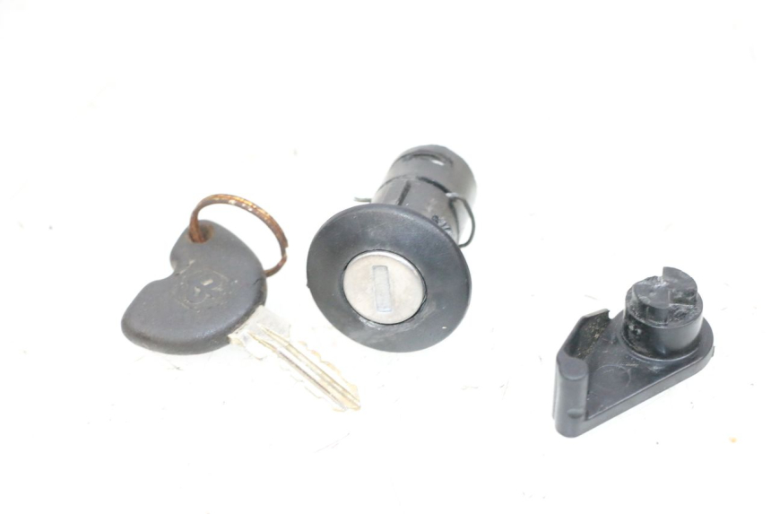 photo de CIERRE ASIENTO HOOK PIAGGIO NEW TYPHOON 50 (2018 - 2021) - Vista principal