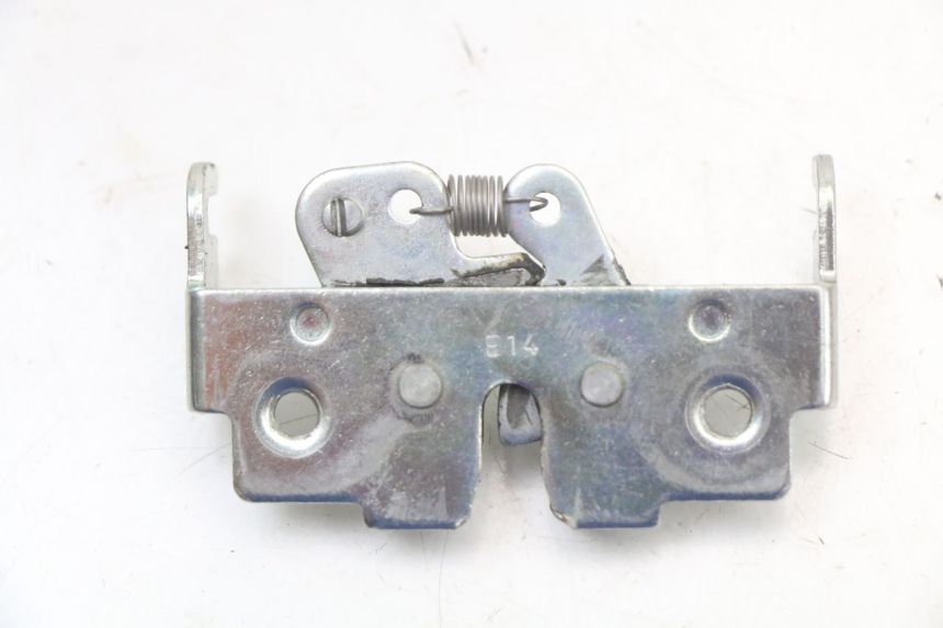 photo de CERRADURA DEL ASIENTO MBK OVETTO ONE 2T 50 (2013 - 2017) - Zoom estado de uso