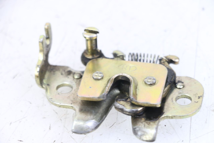 photo de CERRADURA DEL ASIENTO PEUGEOT KISBEE 2T 50 (2010 - 2017) - Detalle de la pieza